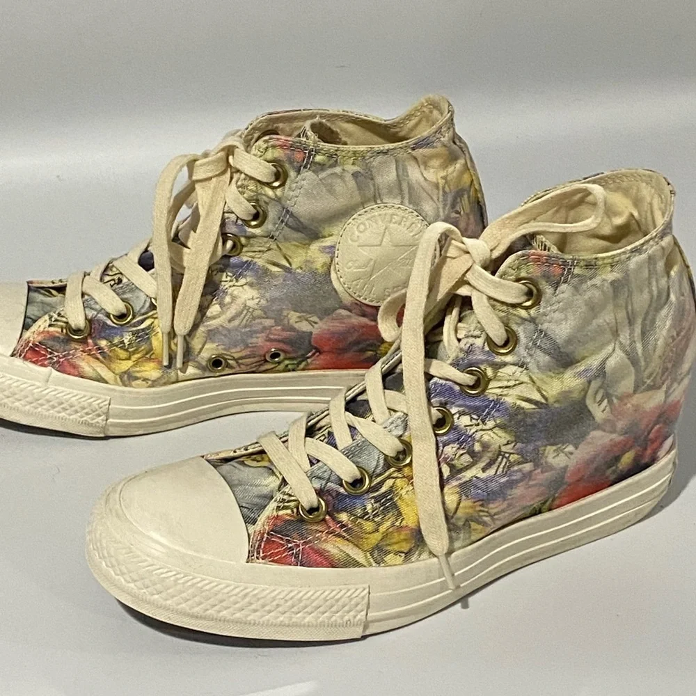 Converse Brown and Cream‎ High-Tops